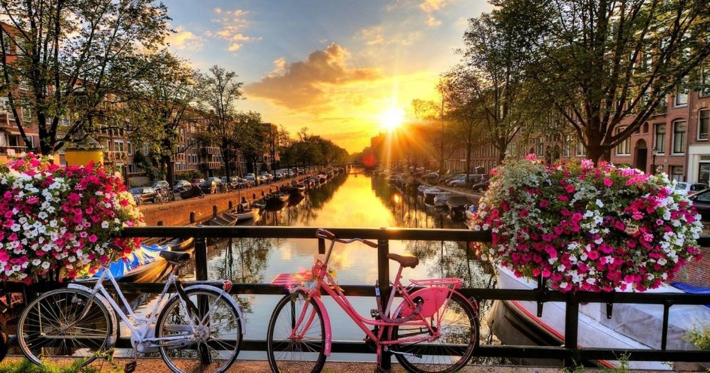 Canal Cruise Boat Tour